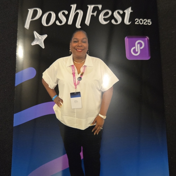 🔥Meet your Posher, Mrs. Doniniques🔥 - Picture 7 of 17